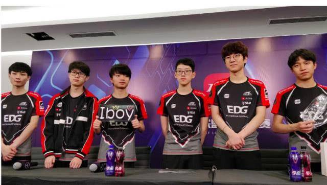 则展示了他 则展示了他